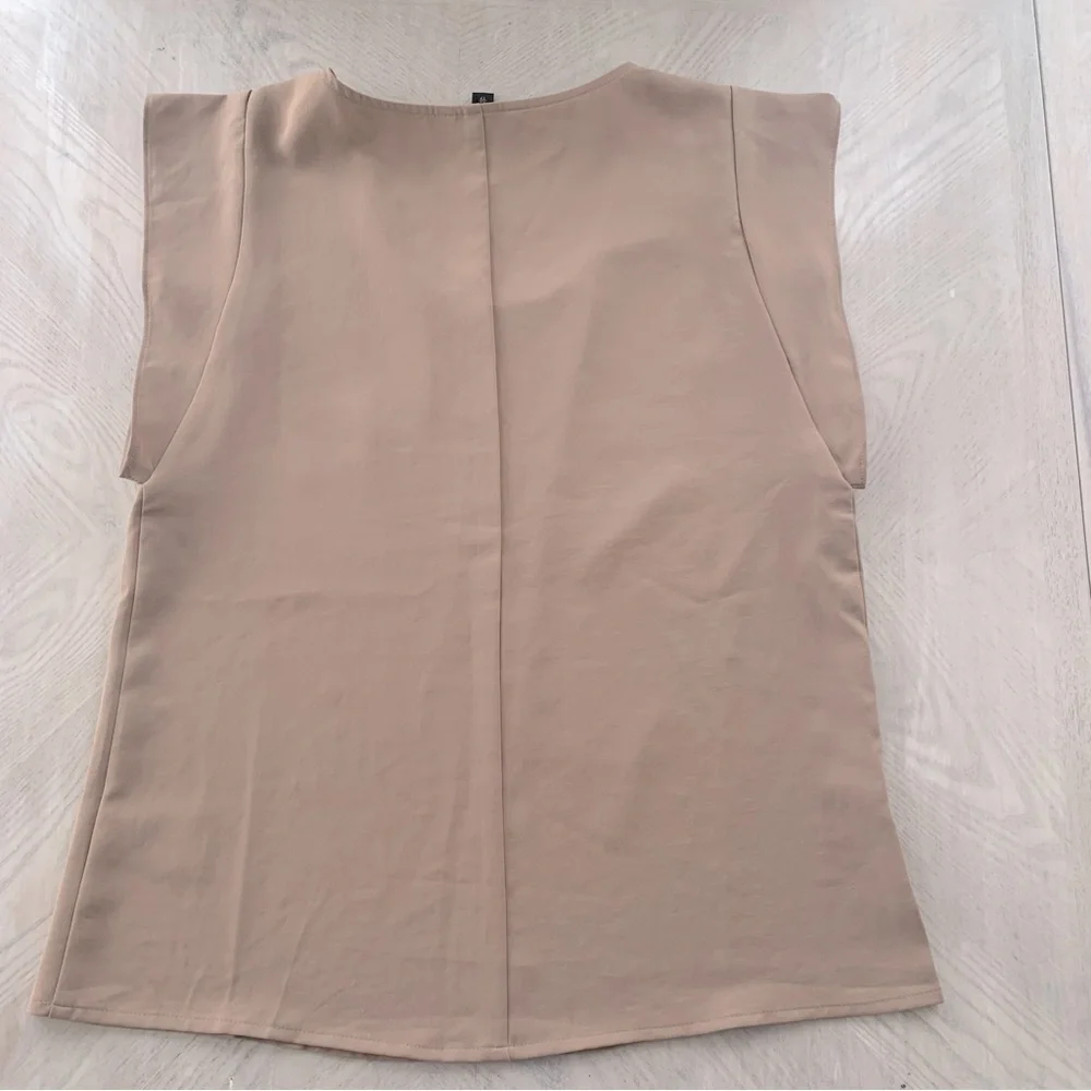 Express top perfect for the office or casual wear. Lightweight Sz XS. - Picture 4 of 6